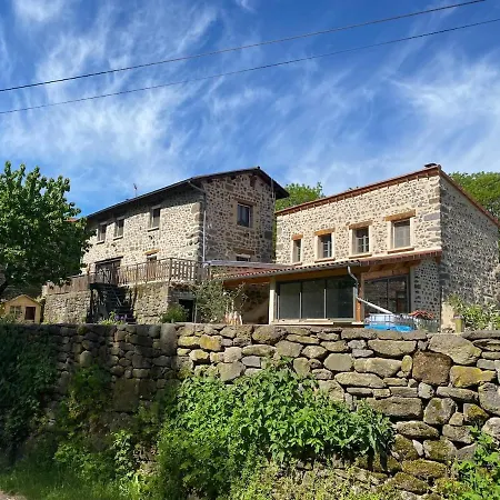 בית נופש Maison Calme Et Ombragee, Idealement Situee Polignac (Haute-Loire)